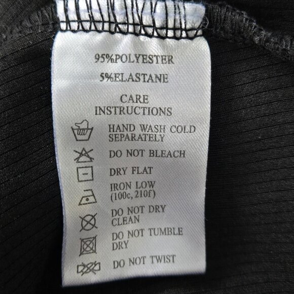 3/$25 Little Black Crop Top XXS - Picture 4 of 4